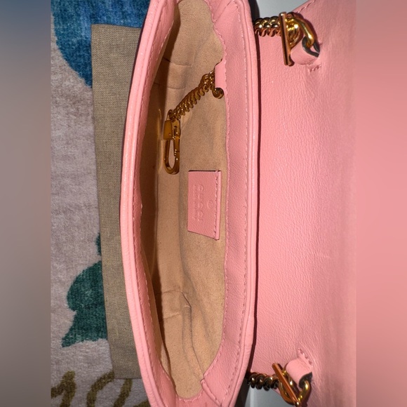 GG Mini Marmont Shoulder Bag | Calfskin Enamel Matelasse Diagonal Torchon - Picture 5 of 6